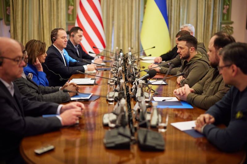 The US and Ukrainian delegations meet in Kyiv.  AFP /  Ukrainian Presidential Press Service