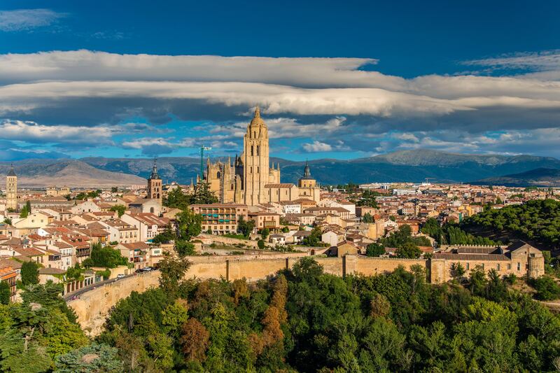 City skyline, Segovia, Castile and Leon, Spain (Getty Images) *** Local Caption ***  wk01jl-tr-mkop-segovia.jpg