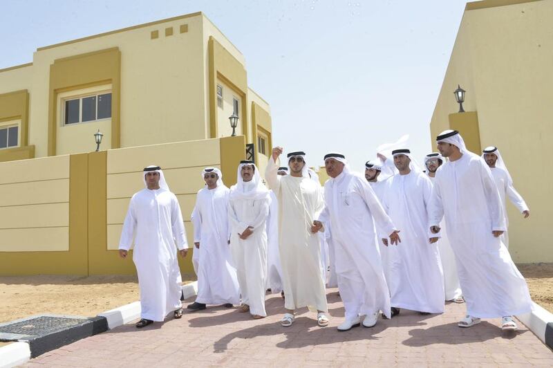 Sheikh Mansour bin Zayed, Deputy Prime Minister and Minister of Presidential Affairs, on Tuesday inspected the progress on the housing project in Al Jazirah Al Hamra in Ras Al Khaimah.