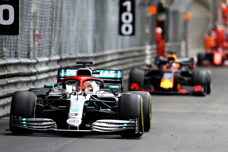 MONTE-CARLO, MONACO - MAY 26: Lewis Hamilton of Great Britain driving the (44) Mercedes AMG Petronas F1 Team Mercedes W10 leads Max Verstappen of the Netherlands driving the (33) Aston Martin Red Bull Racing RB15 on track during the F1 Grand Prix of Monaco at Circuit de Monaco on May 26, 2019 in Monte-Carlo, Monaco. (Photo by Mark Thompson/Getty Images)