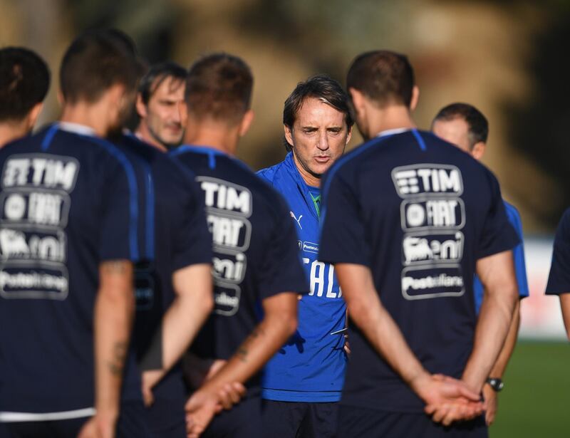 FLORENCE, ITALY - OCTOBER 12:  Head coach Italy Roberto Mancini looks on during a Italy training session at Centro Tecnico Federale di Coverciano on October 12, 2018 in Florence, Italy.  (Photo by Claudio Villa/Getty Images)