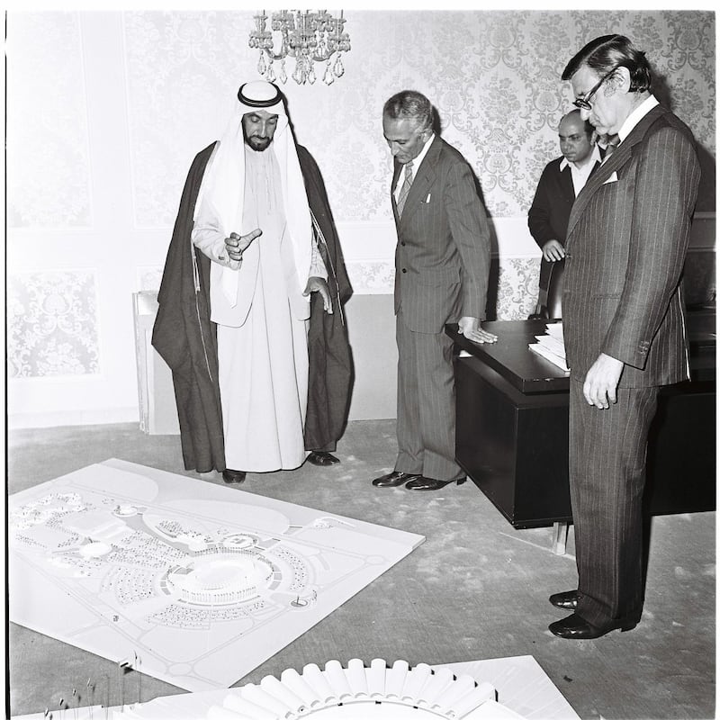 An image from the Itihad archive. Courtesy Al Itihad.Abu Dhabi, UAE. 1975. Sheikh Zayed having a look at the showcase of Abu Dhabi future projects. *** Local Caption ***  B (1).JPG