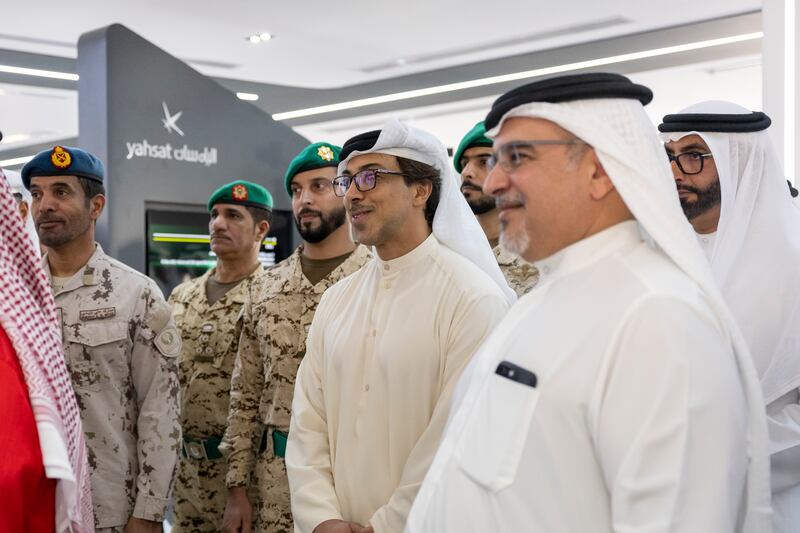 Sheikh Mansour bin Zayed, UAE Deputy Prime Minister and Minister of the Presidential Court, tours the airshow. 