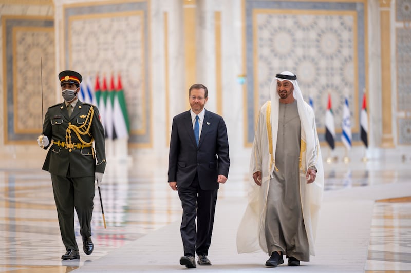 Sheikh Mohamed bin Zayed hosts a reception for Isaac Herzog. Rashed Al Mansoori / Ministry of Presidential Affairs