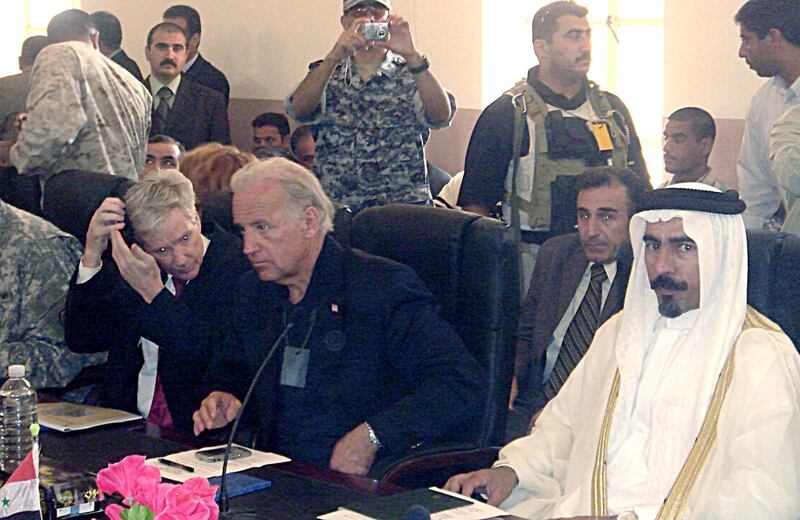 This 06 September, 2007 photo, courtesy of US Senator Joseph Biden's office, shows the Demoratic Delaware Senator(C) meeting with Iraqi tribal leaders in the Anbar Province in Iraq. AFP PHOTO/HO/Courtesy of Senator Biden's office/RESTRICTED TO EDITORIAL USE/ GETTY OUT (Photo by HO / Joe Biden / AFP)