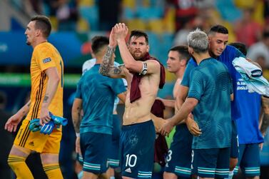 Argentina's Lionel Messi (C) celebrates after the Copa America football tournament quarter-final match against Venezuela at Maracana Stadium in Rio de Janeiro, Brazil, on June 28, 2019. / AFP / Douglas Magno