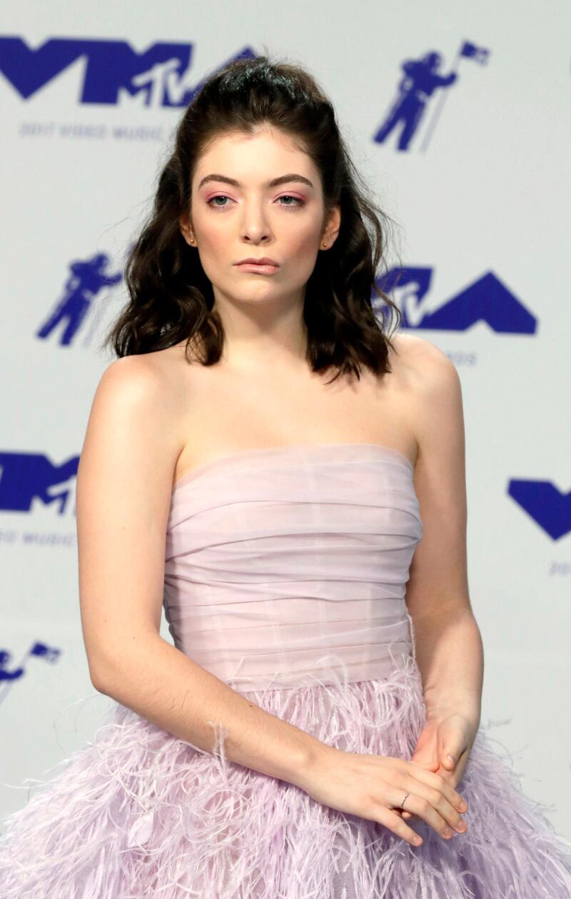 epa06406969 (FILE) - Lorde arrives on the red carpet for the 34th MTV Video Music Awards (VMA) at The Forum in Inglewood, California, Los Angeles, USA, 27 August 2017 (reissued 27 December). Lorde on 24 December canceled a concert in Israel that was scheduled for June 2018, after appeals by pro-Palestinian activists. According to media reports on 27 December 2017, Israel's ambassador to New Zealand Itzhak Gerberg asked 21-year-old Lorde to meet him to talk about the canceled performance in Tel Aviv.  EPA/MIKE NELSON *** Local Caption *** 52990027 *** Local Caption *** 52990027