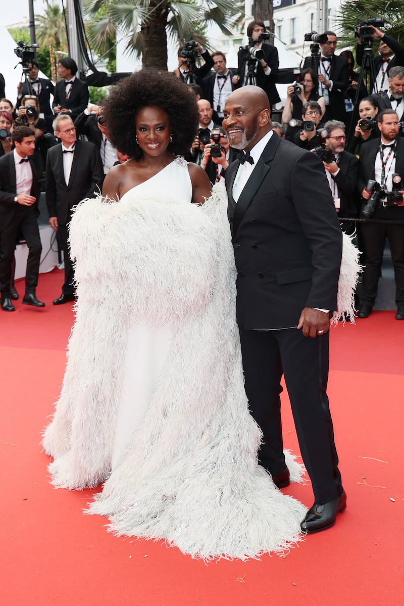 Viola Davis opts for white feathers. Getty Images