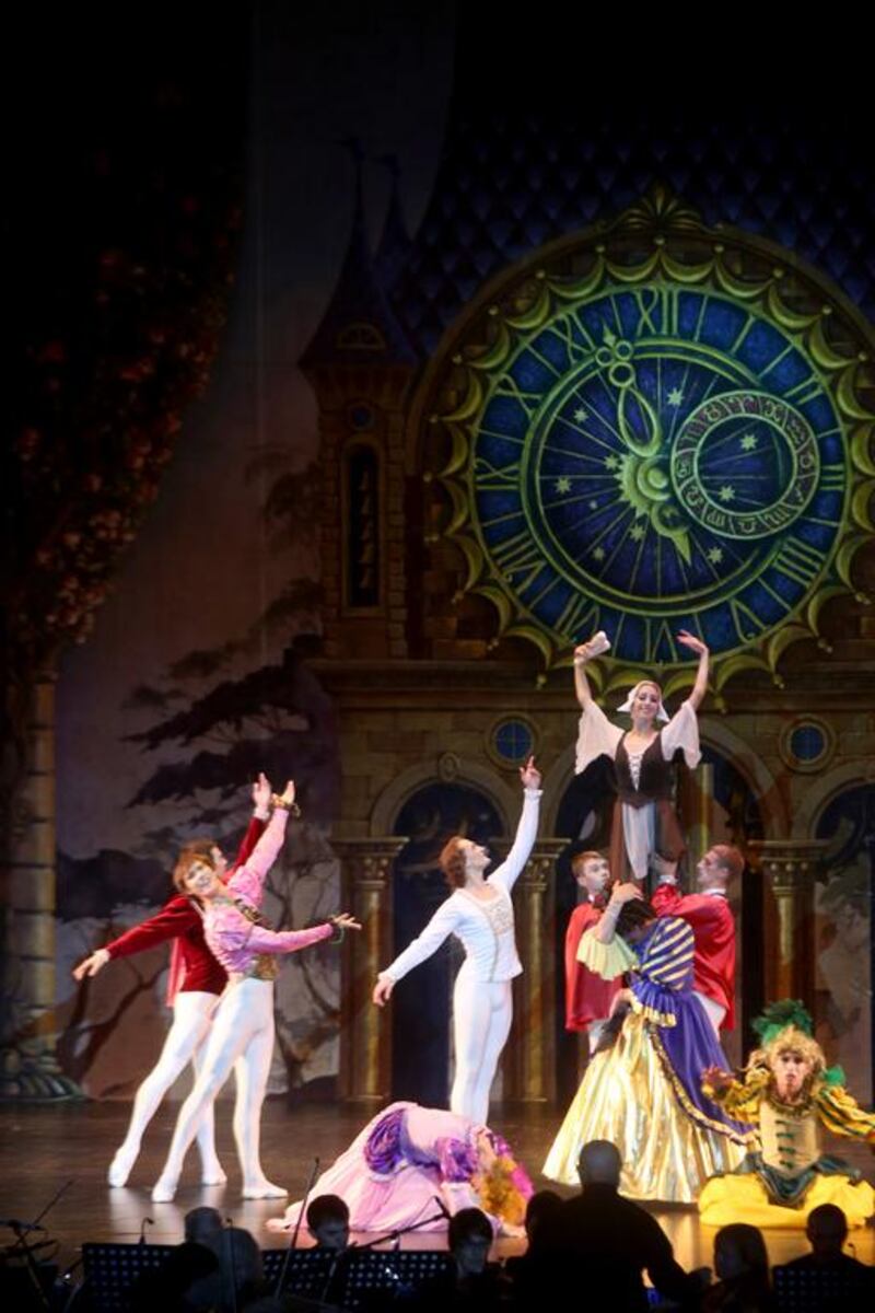 After our heroine gets her duet with the Prince, the clock strikes midnight and Cinderella does a series of exceptional pirouettes in time to the chiming clock. 
