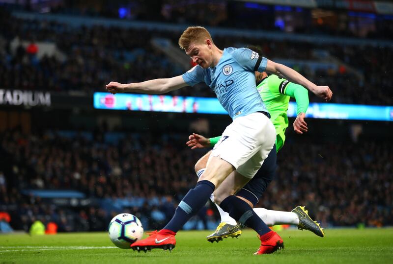 MANCHESTER, ENGLAND - APRIL 03: Kevin De Bruyne of Manchester City scores his team's first goal during the Premier League match between Manchester City and Cardiff City at Etihad Stadium on April 03, 2019 in Manchester, United Kingdom. (Photo by Clive Brunskill/Getty Images)