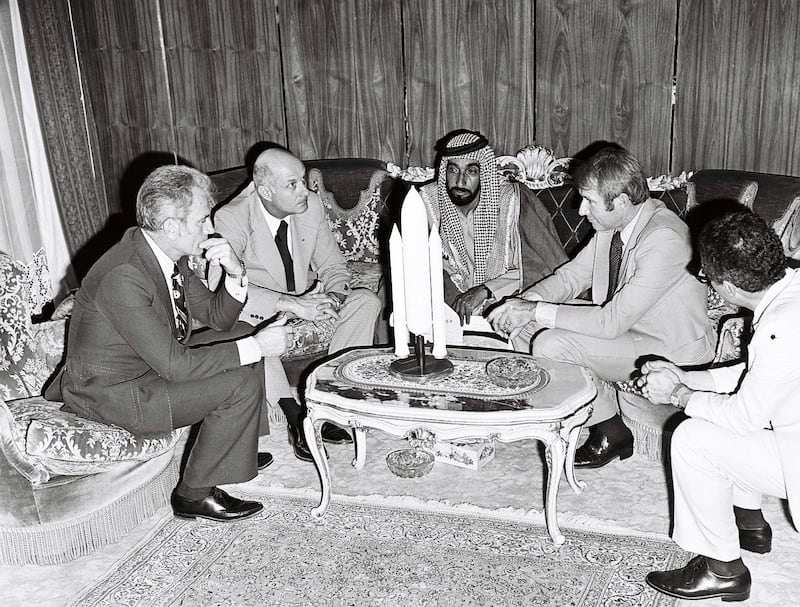 An image from the Itihad archive. Courtesy Al Itihad.Abu Dhabi, UAE. 1976. Sheikh Zayed meeting with Astronauts from the United States. *** Local Caption ***  000019.JPG