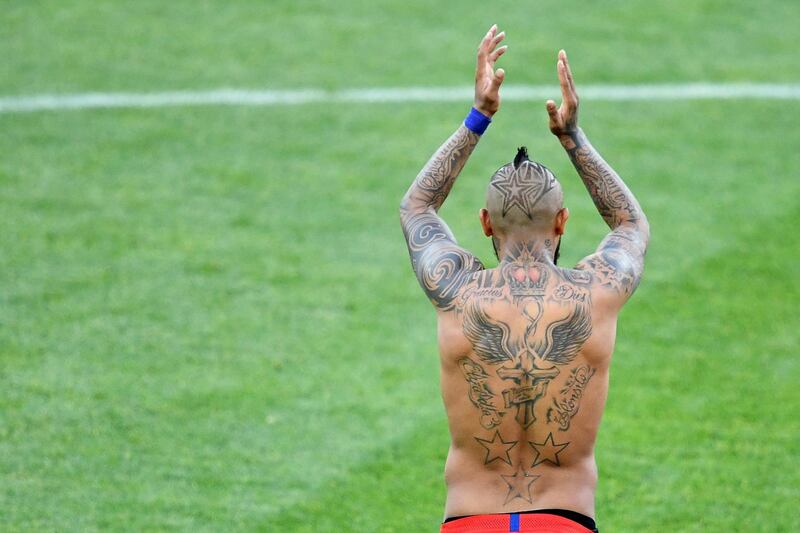 Chile's midfielder Arturo Vidal celebrates after the 2017 Confederations Cup group B football match between Chile and Australia at the Spartak Stadium in Moscow on June 25, 2017. (Photo by Natalia KOLESNIKOVA / AFP)