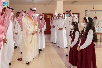 Prince Faisal bin Nawaf bin Abdulaziz, Governor of Al-Jawf region, visited Saraqa bin Malik Intermediate School in Sakaka, to check on the preparations of the General Administration of Education in Al-Jouf region for the new academic year.