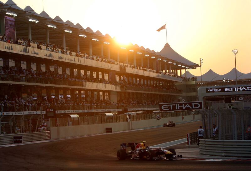 ABU DHABI. 1st November. 2009. ABU DHABI GRAND PRIX. SUNDAY. Sebastian Vettel on the final few laps as  the sun sets  on the first ever  Abu Dhabi Grand Prix  last night  (sun) Stephen Lock   /   The National   
Etihad Airways Grand Prix of Abu Dhabi at Yas Marina Circuit.  *** Local Caption ***  SL-gpsun-029.jpg