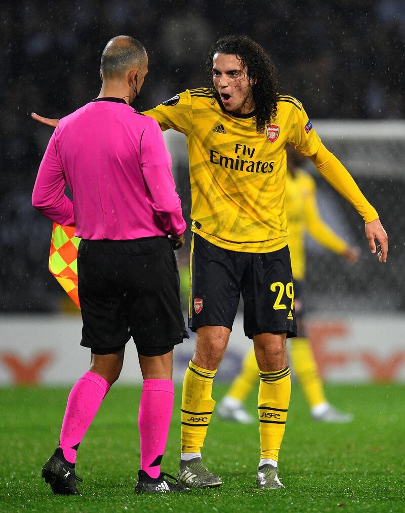 GUIMARAES, PORTUGAL - NOVEMBER 06: Matteo Guendouzi of Arsenal protests to the referee during the UEFA Europa League group F match between Vitoria Guimaraes and Arsenal FC at Estadio Dom Afonso Henriques on November 06, 2019 in Guimaraes, Portugal. (Photo by Octavio Passos/Getty Images)