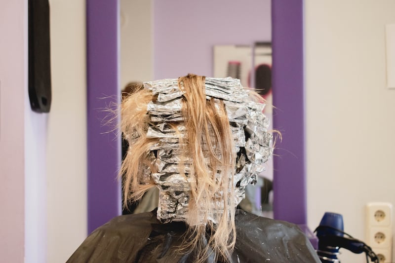 Some studies show a link between the chemicals in certain hair dyes and cancer. But it has been found that the risk is probably low in people who colour their hair from time to time. People who work with dye all day long, are at a greater risk.  Photo: Getty