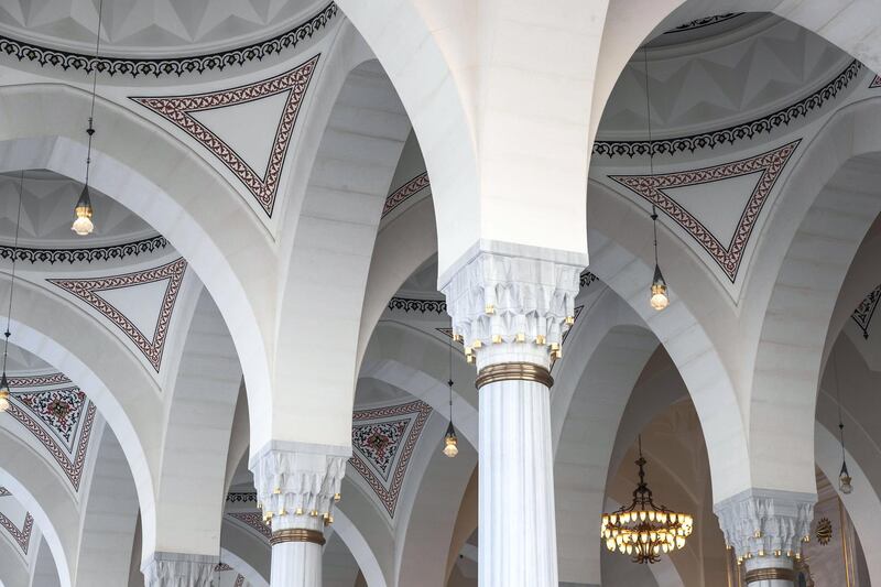 SHARJAH, UNITED ARAB EMIRATES. 12 MAY 2019. The newly opened Sharjah Mosque during Iftar and sunset. (Photo: Antonie Robertson/The National) Journalist: None. Section: Business.