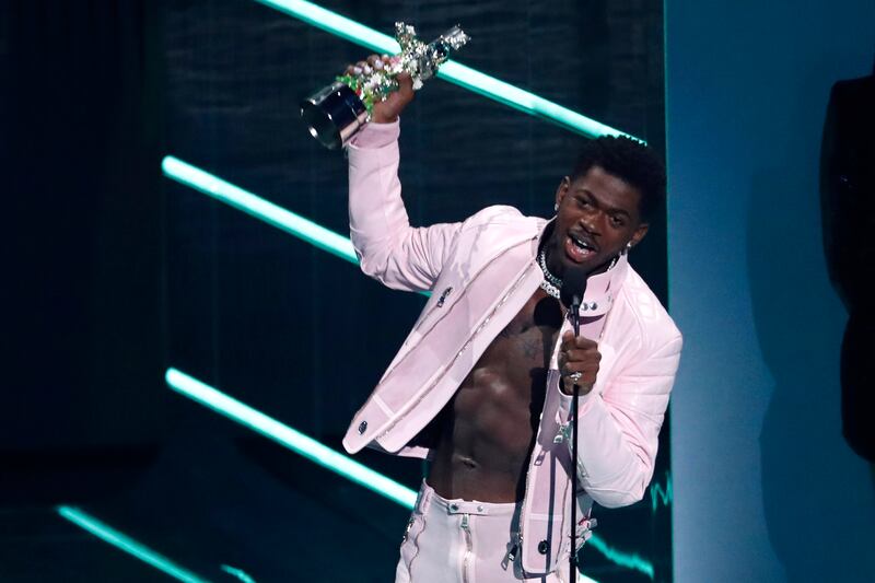 2021 MTV Video Music Awards - Show - Barclays Center, Brooklyn, New York, U. S. , September 12, 2021 - Lil Nas X accepts the award for Best Direction for "Montero (Call Me by Your Name). " REUTERS / Mario Anzuoni