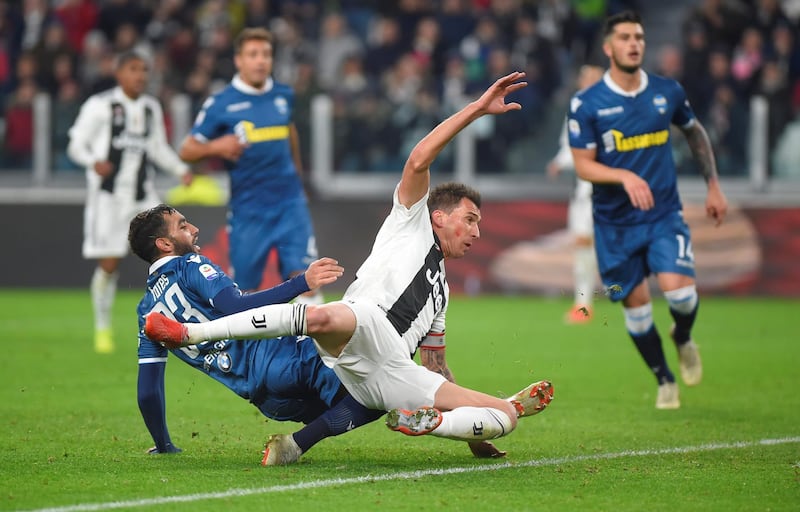 Mario Mandzukic scores Juventus' second goal against SPAL. Reuters