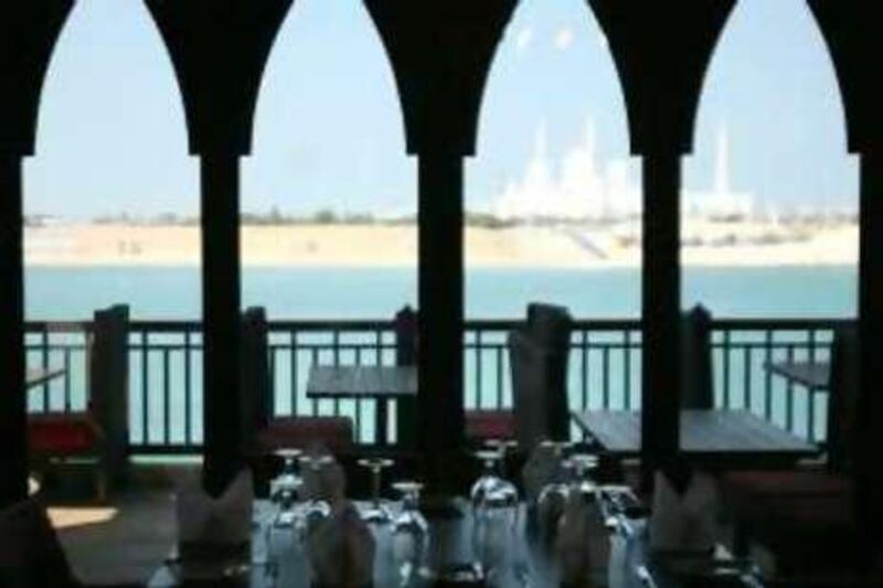 November 9, 2008 / Abu Dhabi/ Meat Co. Resturant in the Shangri-La Hotel November 9, 2008. (Sammy Dallal / The National) 



 *** Local Caption ***  sd-1109-MeatCo-rest001.jpg