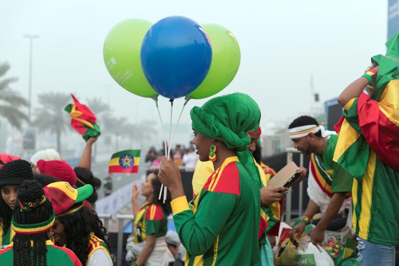 DUBAI, UNITED ARAB EMIRATES - Jan 26, 2018. 

Ethiopian crowd cheer on at the Standard Chartered Dubai Marathon. 

(Photo by Reem Mohammed/The National)

Reporter: Amith
Section: NA + SP