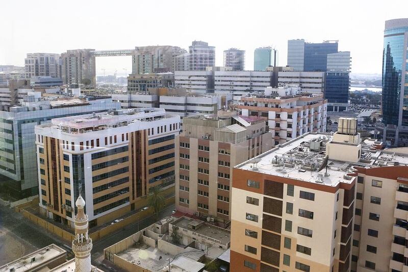 Deira apartments: Q1 2015 down 8%. Q1 2014-Q1 2015 down 10%. Studio: Dh35-55,000. 1BR: Dh45-80,000. 2BR: Dh65-100,000. 3BR: Dh90-140,000. Sarah Dea / The National