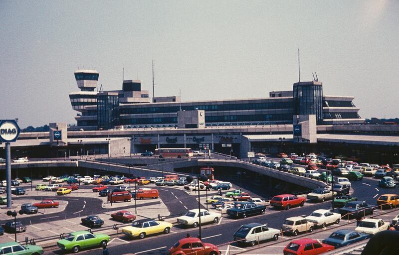  Flughafen Tegel Deutschland- Berlin, 19820828, Flughafen Tegel - Berlin *** Airport Tegel Germany Berlin, 19820828, 1982, Airport Tegel BerlinNo Use Switzerland. No Use Germany. No Use Japan. No Use Austria. Reuters