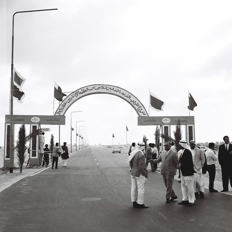 At the opening of the motorway, the flags of Abu Dhabi, Sharjah and Ras Al Khaimah are raised. Photo: Alittihad