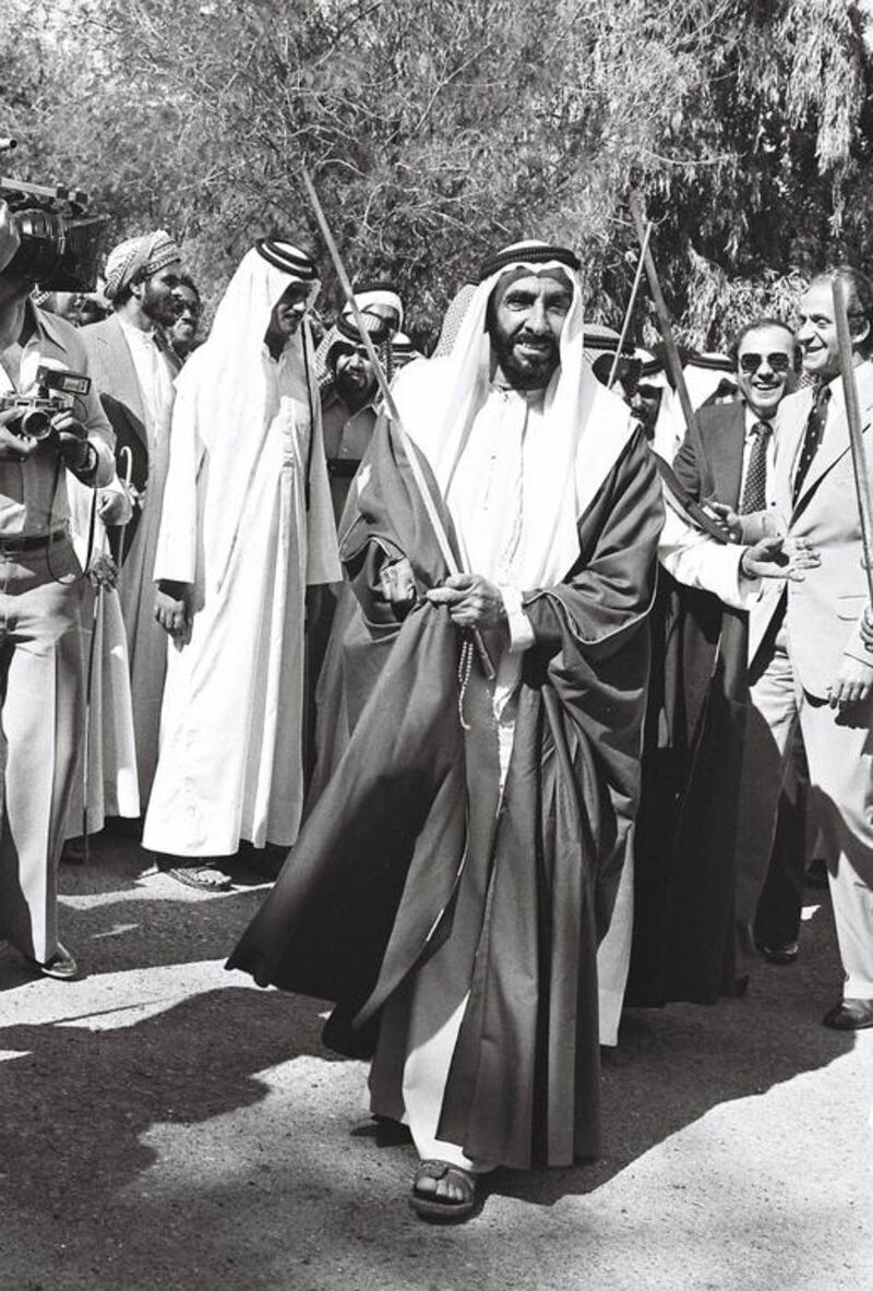 A state visit by King Juan Carlos I of Spain in 1981 included a trip to Al Ain, where onlookers were treated to a performance of the sword dance by Sheikh Zayed. Al Ittihad