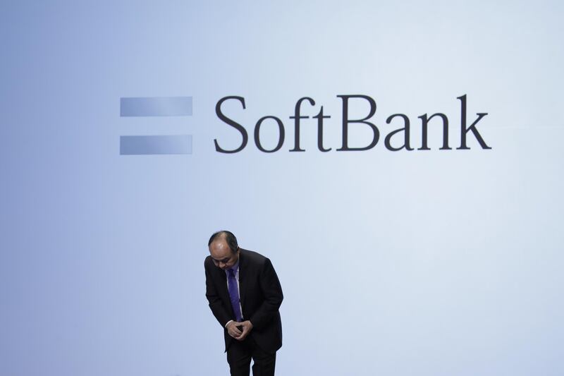 Masayoshi Son, chairman and chief executive officer of SoftBank Group Corp., bows during a news conference in Tokyo, Japan, on Monday, Nov. 5, 2018. SoftBank reported second-quarter profit that far exceeded the highest analyst estimate largely because of multi-billion dollar gains on a handful of his many deals. Photographer: Kiyoshi Ota/Bloomberg
