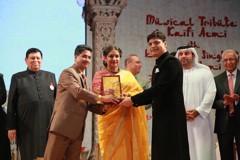 Bollywood lyricist and writer Irshad Kamil (in black), who has written songs for hit films such as 'Jab We Met', 'Rockstar', 'Love Aaj Kal' and 'Chameli' among others, was given the Kaifi Azmi Award.