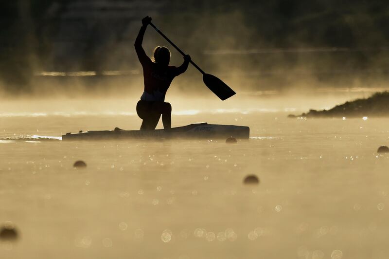 epa06159109 A canoer warms up during the ICF Canoe Sprint World Championships in Racice, Czech Republic, 24 August 2017.  EPA/Tamas Kovacs HUNGARY OUT