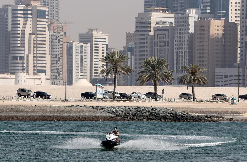 DUBAI , UNITED ARAB EMIRATES , MARCH 9  – 2018 :- People enjoying their holiday and doing jet ski at the Mamzar beach in Dubai. ( Pawan Singh / The National ) For Standalone