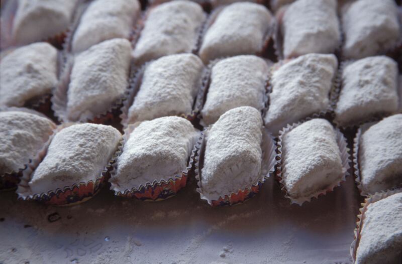 Algerian makroud el louse are cookies made from almond, egg and sugar dough. Alamy