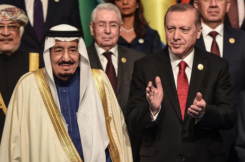 Saudi Arabia’s King Salman and Turkish president Recep Tayyip Erdogan at the Organisation of Islamic Cooperation summit in Istanbul on April 14, 2016. Ozan Kose / AFP