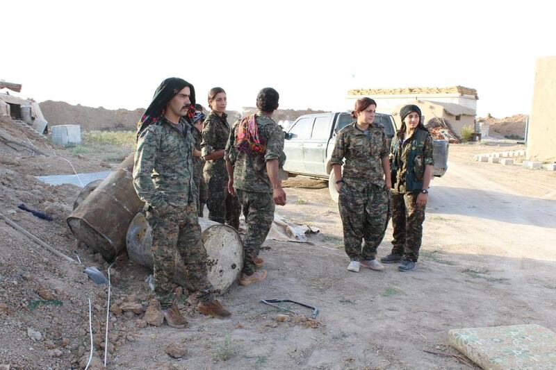 Kurdish fighters of the People’s Protection Units (YPG) and the Women’s Protection Units (YPJ) at Skero.