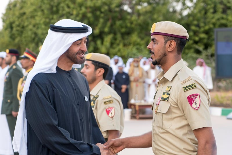 AL AIN, ABU DHABI, UNITED ARAB EMIRATES? - 34, 08, 2018: HH Sheikh Mohamed bin Zayed Al Nahyan, Crown Prince of Abu Dhabi and Deputy Supreme Commander of the UAE Armed Forces (L), greets members of the UAE Armed Forces who have participated in operation 'Restoring Hope' in Yemen, during a barza at Al Maqam Palace.

( Rashed Al Mansoori / Crown Prince Court - Abu Dhabi )
---