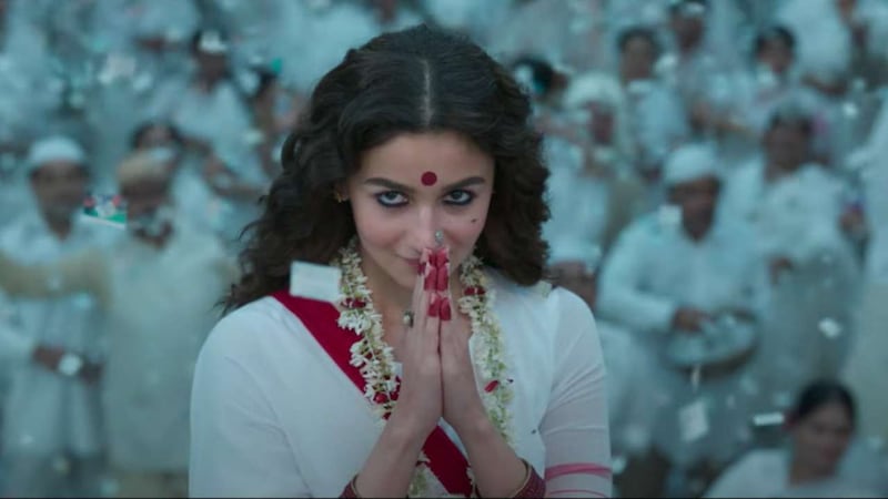 Alia Bhatt plays a mafia queen and politician in the Sanjay Leela Bhansali biographical film 'Gangubai Kathiawadi'. Photo: Bhansali Productions