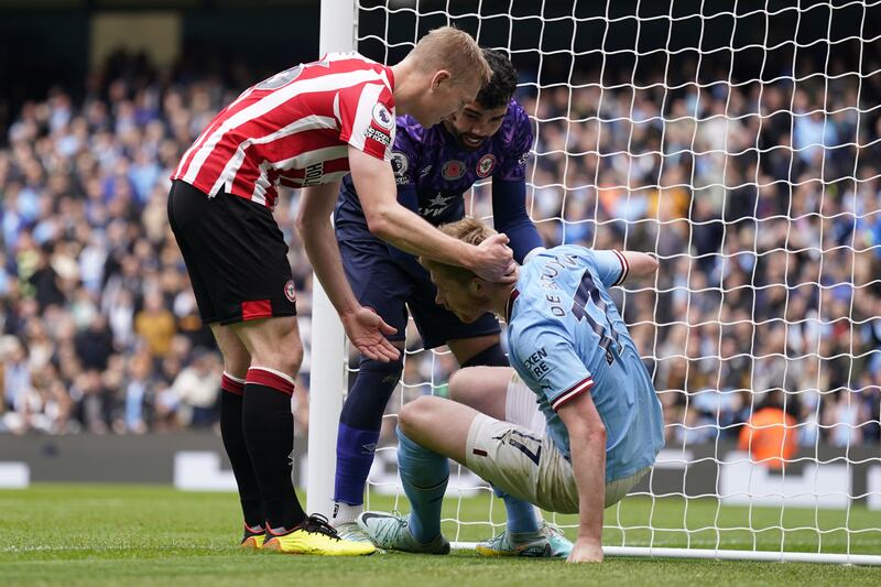 Ben Mee – 8 Won the ball in the air from Raya’s free-kick into the box to head into the path of Toney to put Brentford into the lead. Solid in defence. 

EPA