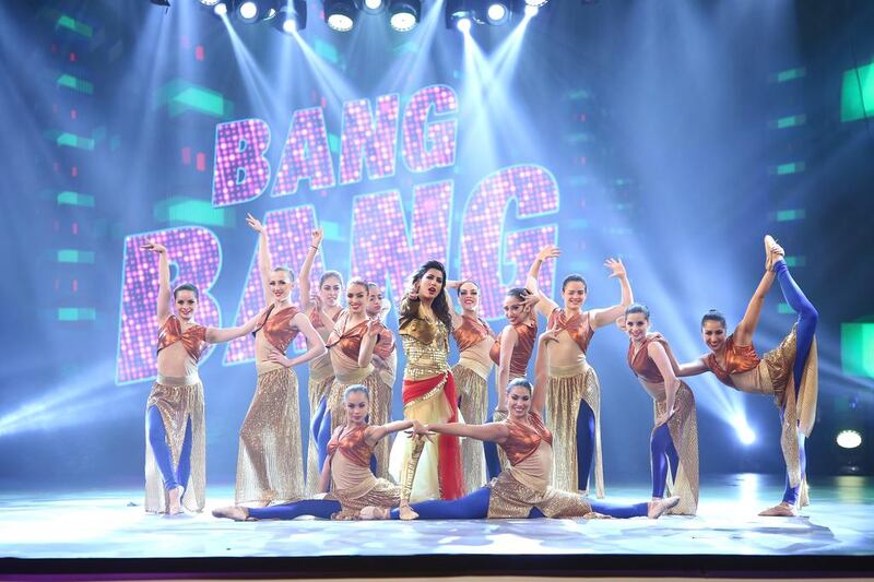 Mehwish Hayat entertained the crowd with her performance at the Hum TV Awards. Courtesy Chocolate Entertainment