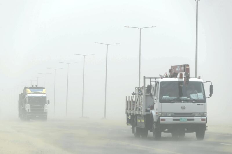 RAS AL KHAIMAH, UNITED ARAB EMIRATES. 09 AUGUST 2018. Extreme winds created sand storm conditions in the Emirates. Low visibility forced drivers to take extra caution while commuting. (Photo: Antonie Robertson/The National) Journalist: None. Section: National.