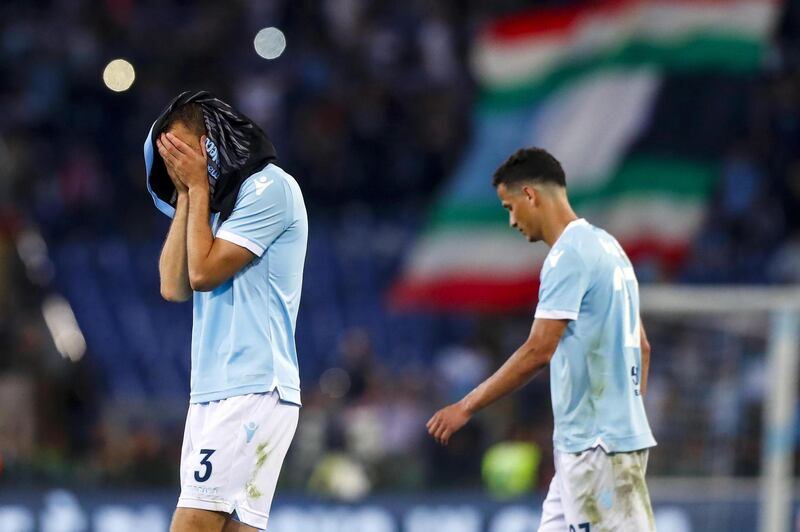 epa06753291 Lazio's Stefan de Vrij shows his dejection after the Italian Serie A soccer match SS Lazio vs FC Inter at Olimpico stadium in Rome, Italy, 20 May 2018.  EPA/ANGELO CARCONI
