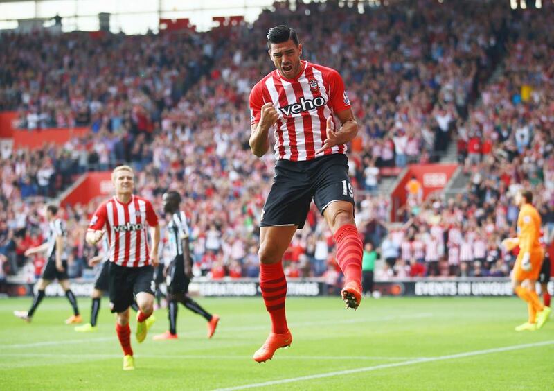 Arsenal v Southampton: Southampton were dismantled by Manchester City on Sunday, but the 3-0 scoreline belies the fact that they played decent football and probably should have taken the lead through Graziano Pelle. Against an Arsenal side who often lack a killer touch, they should take points. PREDICTION: 1-1. (Photo by Richard Heathcote/Getty Images)