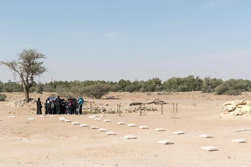 AL AIN, UNITED ARAB EMIRATES. 19 November 2017. Tour of the historically important archaeological site in Hili, Al Ain. Pupils from the Al Saad Indian High School tour the site. (Photo: Antonie Robertson/The National) Journalist: John Dennehy. Section: Weekend.