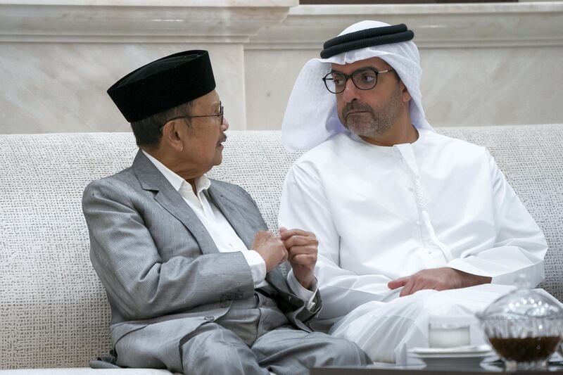 ABU DHABI, UNITED ARAB EMIRATES - May 21, 2019: HH Sheikh Hamed bin Zayed Al Nahyan, Chairman of the Crown Prince Court of Abu Dhabi and Abu Dhabi Executive Council Member (R), speaks with HE Bacharuddin Jusuf Habibie, Former President of Indonesia (L), during an iftar reception, at Al Bateen Palace.

( Rashed Al Mansoori / Ministry of Presidential Affairs )
---
