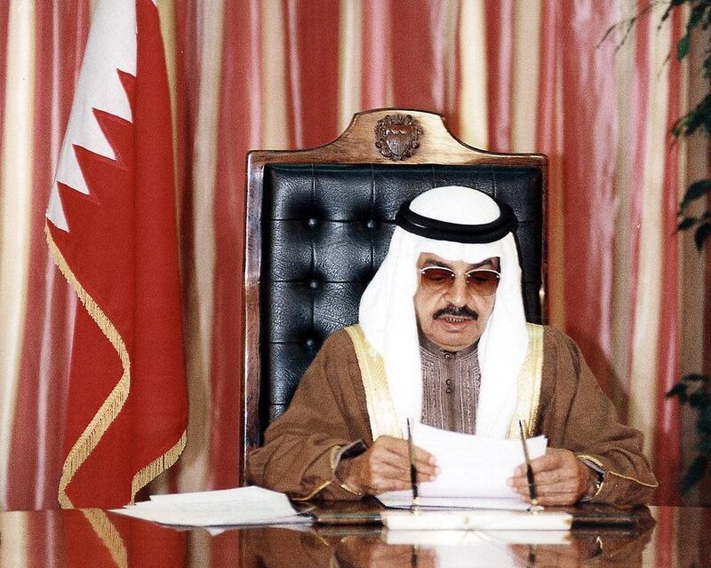 Bahraini Prime Minister Sheikh Khalifa ibn Salman al-Khalifa attends the first meeting of the government following the death of Bahraini Emir Sheikh Issa ibn Salman al-Khalifa, 14 March 1999 in Manama. Sheikh Khalifa vowed "dedication in supporting" the Gulf island state's new Emir Sheikh Hamad ibn Issa al-Khalifa. (Photo by BAHRAIN NEWS AGENCY / AFP)