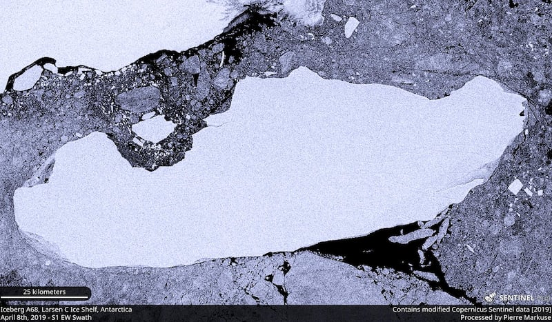 A file satellite image of the A-68A iceberg as it breaks away from the Larsen C Ice Shelf in Antarctica, April 8, 2019. Picture taken April 8, 2019. Copernicus Sentinel-Pierre Markuse/Handout via REUTERS THIS IMAGE HAS BEEN SUPPLIED BY A THIRD PARTY. NO RESALES. NO ARCHIVES