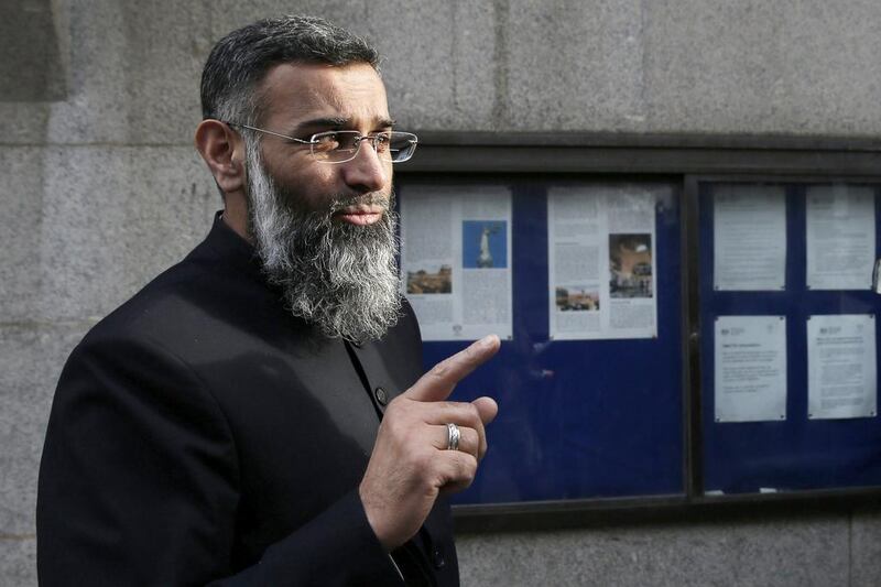 British muslim cleric Anjem Choudary arriving at the Old Bailey in London on January 11, 2016 for the start of his trial on charges of inviting support for ISIL. Adrian Dennis / AFP Photo

