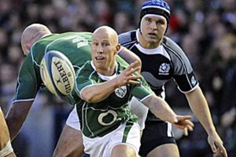Peter Stringer has been left out of the starting XV by Declan Kidney for the crunch match with Wales.