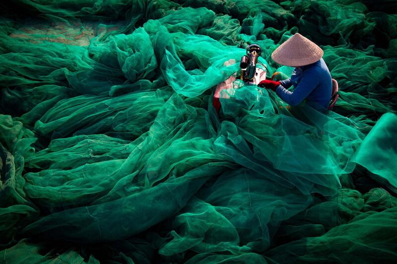 Tran Tuan Viet - Sewing Net (Phu Yen, Vietnam)
As fish stocks decrease fishing methods become increasingly extreme. Destructive fishing with small hole net devastate the marine environment.